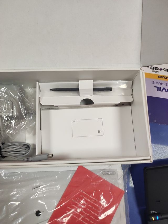 Nintendo DSi negra a estrenar