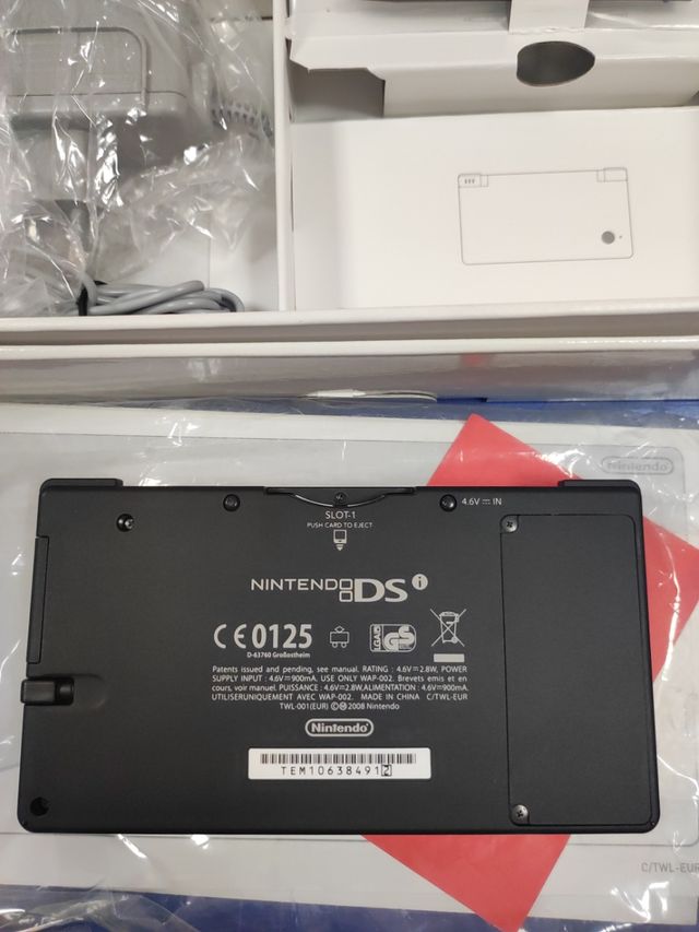 Nintendo DSi negra a estrenar