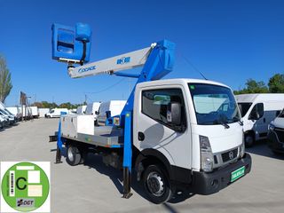 Nissan NT400 CABSTAR GRUA CESTA PORTAPERSONAS 18 M