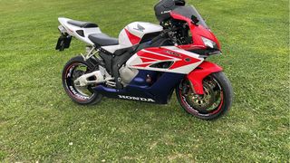 Honda CBR 1000RR - Moto deportiva año 2004 39mil k