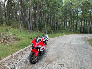 Honda CBR 1000RR - Moto deportiva año 2004 39mil k