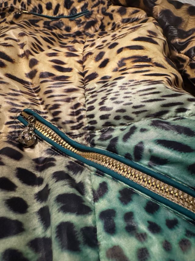 Chaqueta plumas liviana animal print