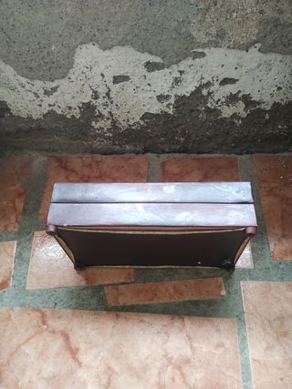 Caja antigua de tabaco y puros con músic