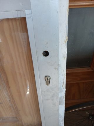 Puerta aluminio 2,10x0,98