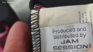 T-shirt Guru nera e rosa