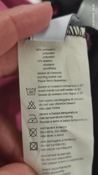 T-shirt Guru nera e rosa