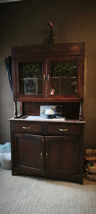 Credenza antica in legno