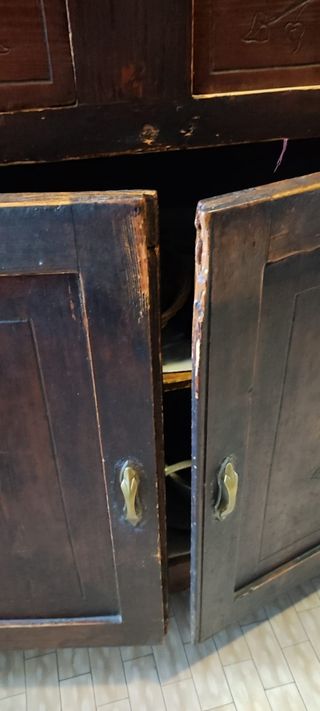 Credenza antica in legno
