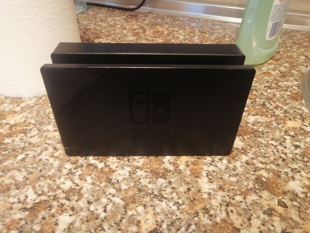 Supporto di gioco e base di ricarica wireless per Nintendo S.