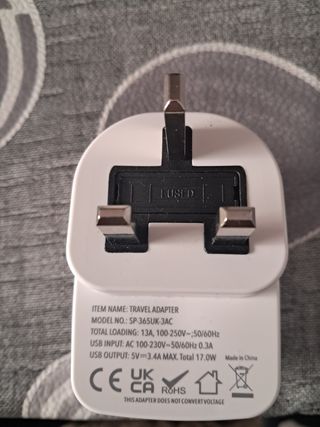 Adaptador UK-EU: Enchufe y USB