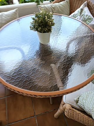 Mesa y sillones 