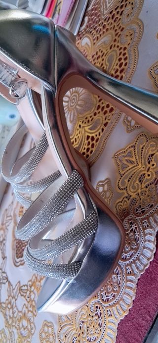 Sandalias tacón Carole Plata 37