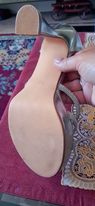 Sandalias tacón Carole Plata 37