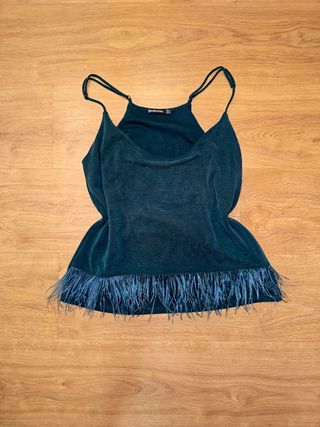 Top de tirantes con plumas. Stradivarius