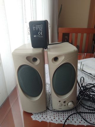 Altavoces pequeño