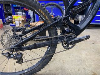 Pivot bici descenso DH full carbon 27.5