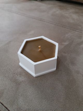 Vela de cera de abeja con portavela