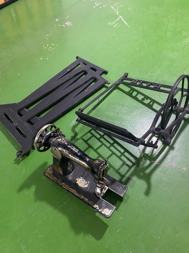 Máquina coser SINGER antigua