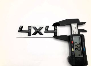 EMBLEMA LOGO TRASERO NEGRO 4X4 SKODA 2652