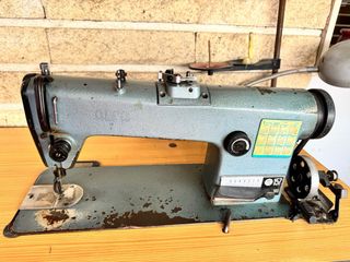 Maquina de coser Alfa. Buen uso y bien cuidada
