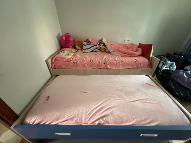 Litera infantil azul y rosa