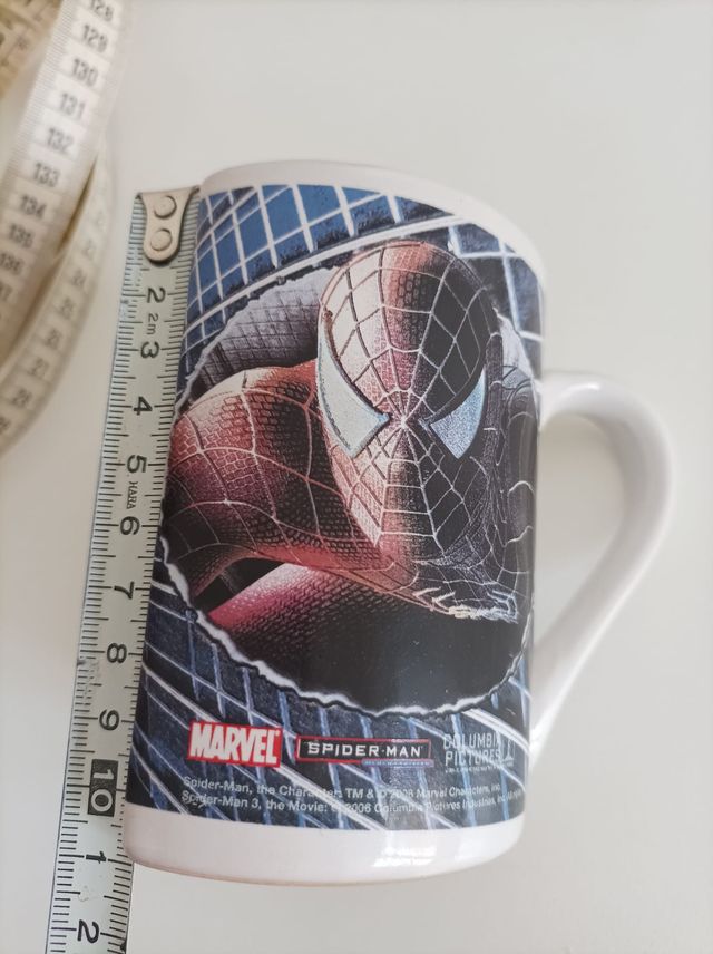 Taza Spiderman con forma de luna