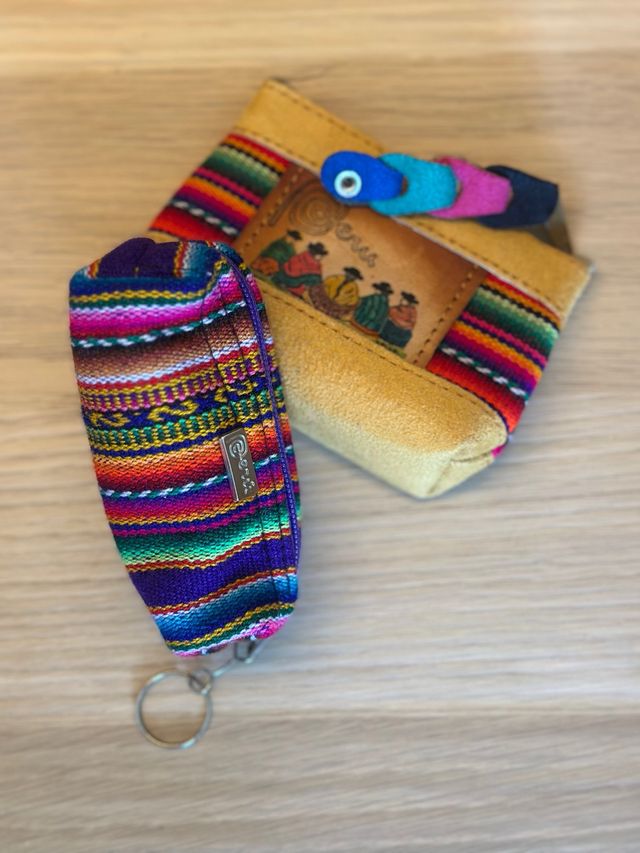 Lote monedero y llavero peruanos