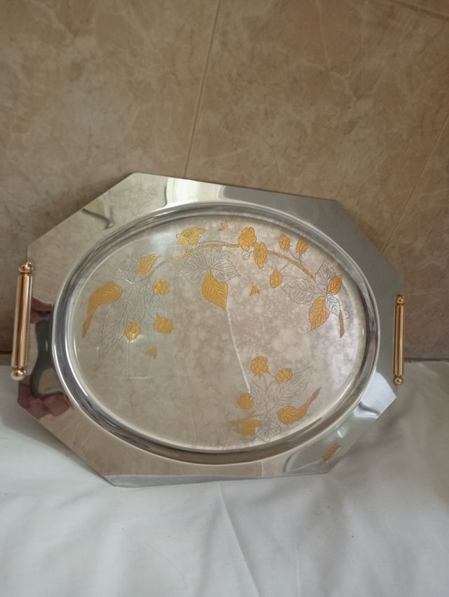 Bandeja de oro y acero inox