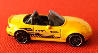 Hot Wheels Mazda '91 MX-5 Miata
