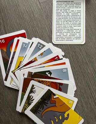 Naipes infantiles juego parejas dinosaurios