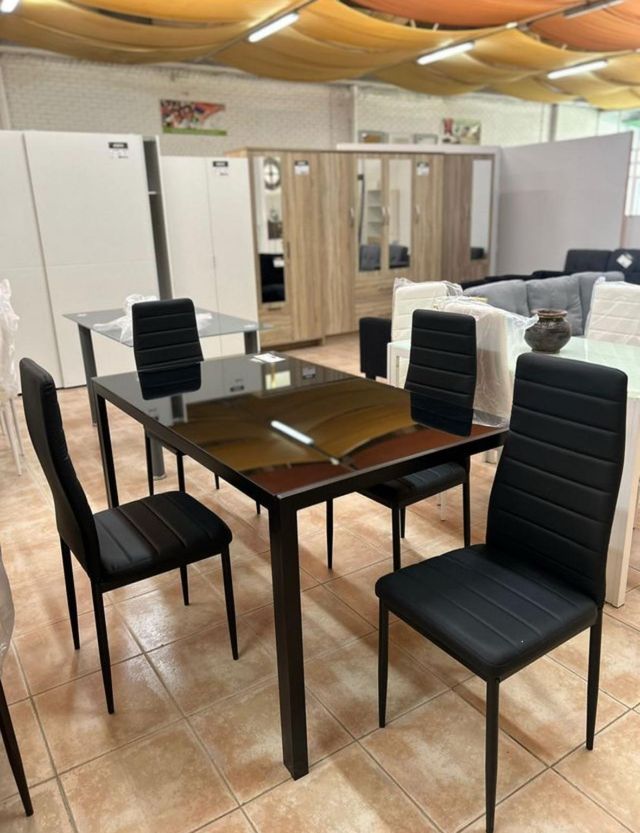 nueva mesa negra con 4 sillas en oferta¡¡