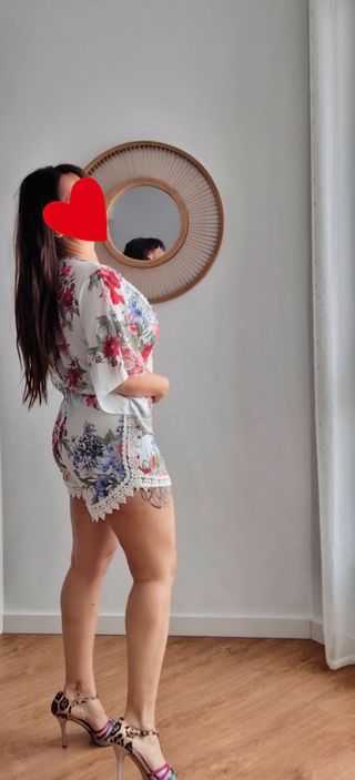 Mono corto floral blanco