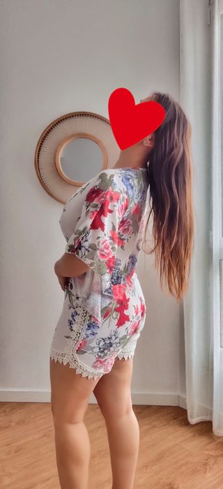 Mono corto floral blanco