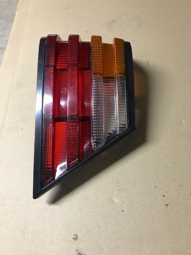 Piloto trasero mercedes  w124