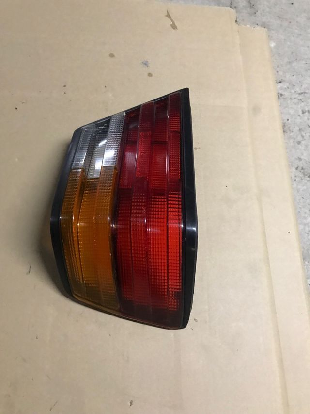 Piloto trasero mercedes  w124