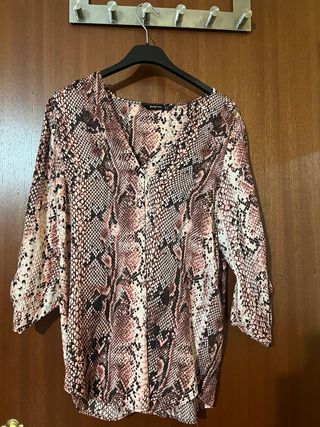 Blusa estampado serpiente rosa