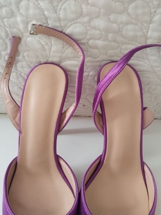 Zapatos tacón morado boda