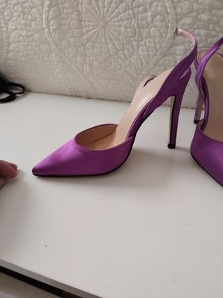 Zapatos tacón morado boda