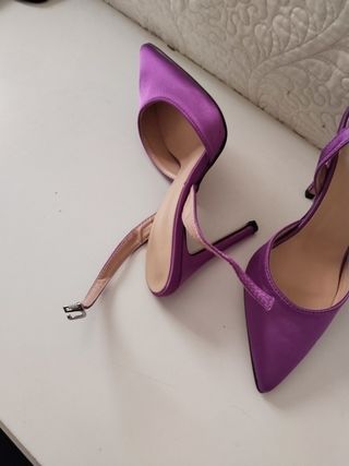 Zapatos tacón morado boda