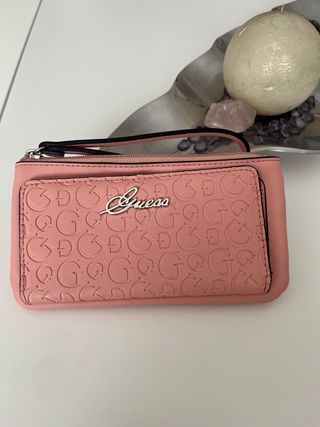 Monedero Guess rosa y porta movil