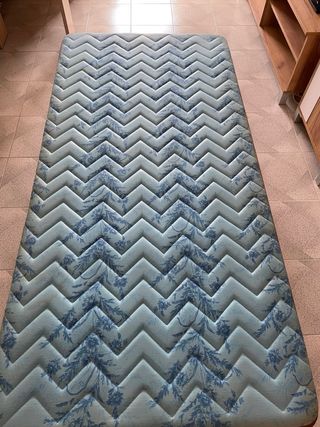 2 Colchon y tapiflex 90 y 2 cabeceros hierro 85