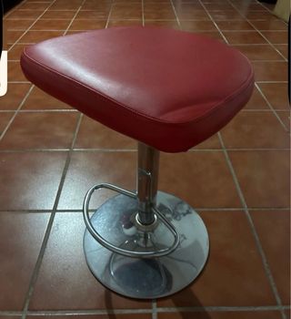Taburete rojo metal y piel sintética