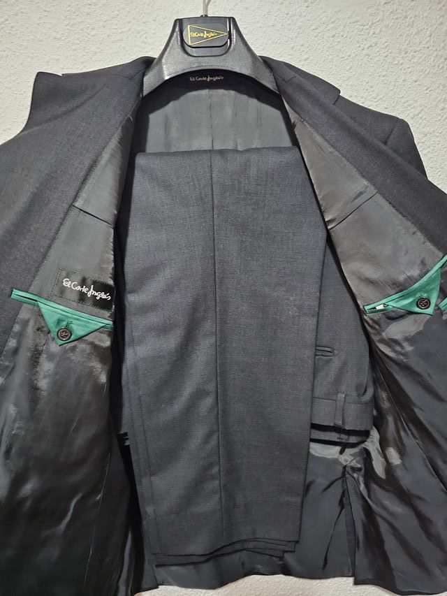 TRAJE HOMBRE GRIS OSCURO