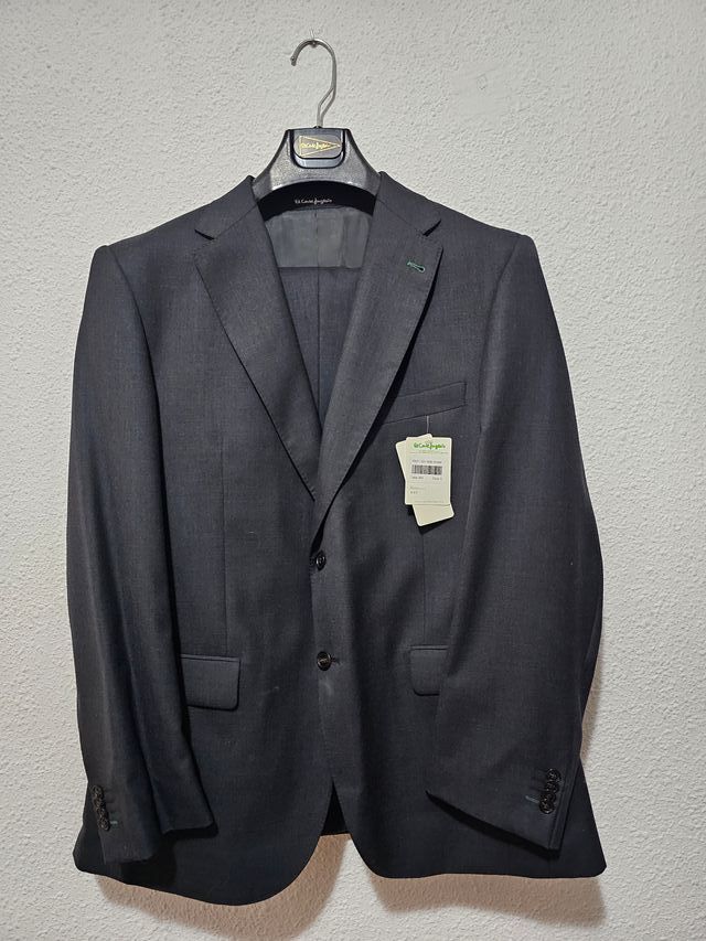 TRAJE HOMBRE GRIS OSCURO