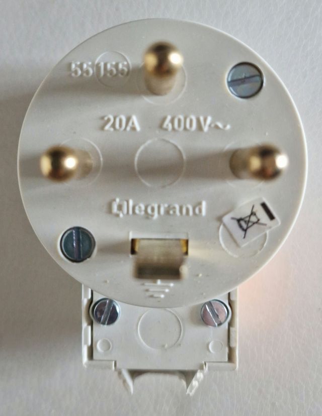 Enchufe legrand 20A 400V