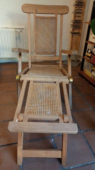 TUMBONA DE MADERA Y REJILLA PLEGABLE