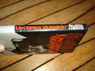 UN CRIMEN DORMIDO AGATHA CHRISTIE