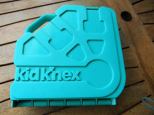 K ́NEX FISH-EYED FRIENDS