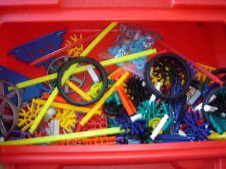 K ́NEX WINGS ́N WHEELS BUILDING SET