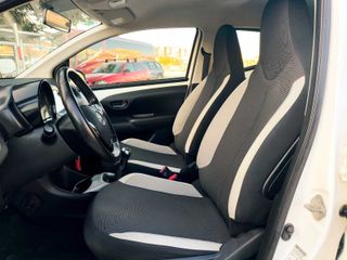 Toyota Aygo 2015 pocos kms camara pantalla tactil